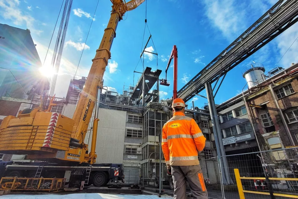 Chantier de déconstruction avec un collaborateur Premys