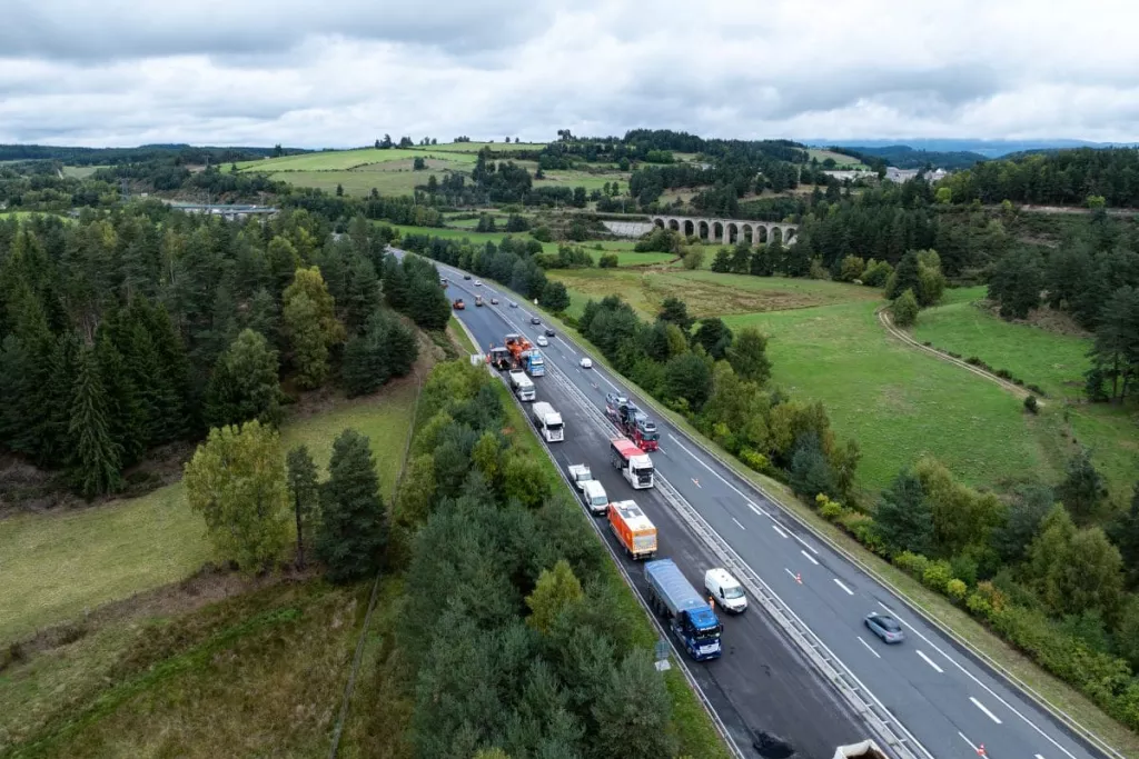 Chantier autoroute de l'A75 à Peyre-en-Aubrac réalisé par Colas