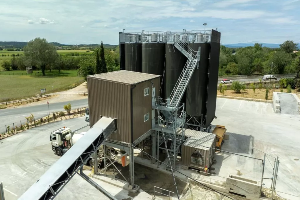 Centrale d'enrobés à Cuxac d'Aude