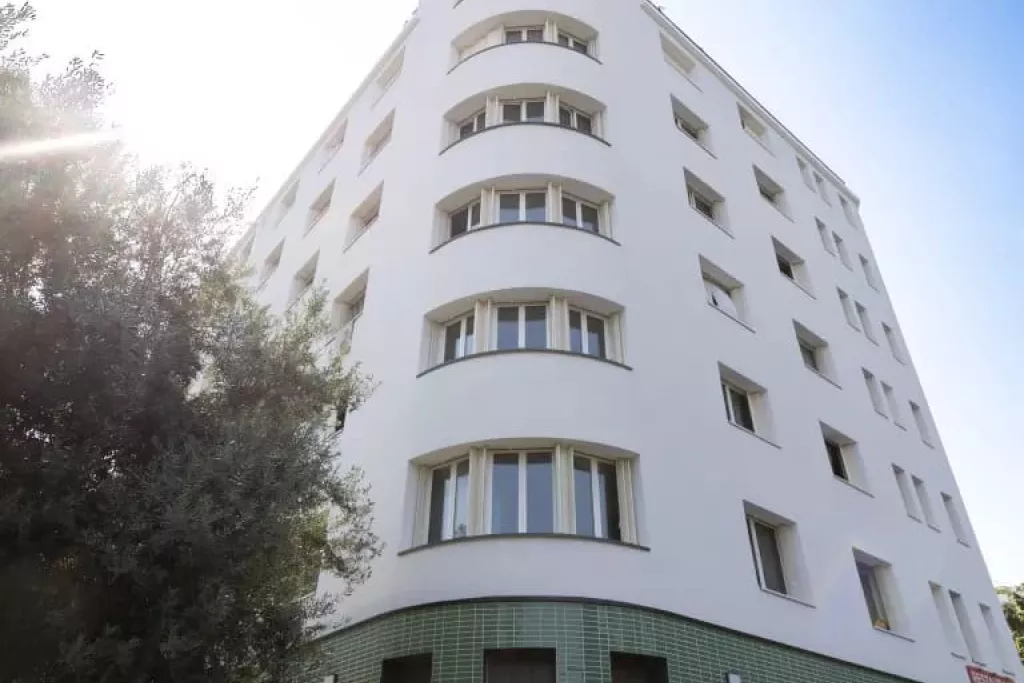 Facade renovation site of a building in Paris