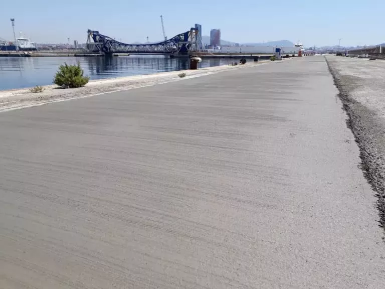 Illustration of Quai de déchargement, Marseille (13)