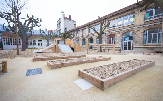 Travaux de réaménagement des cours d'école Paul Bert