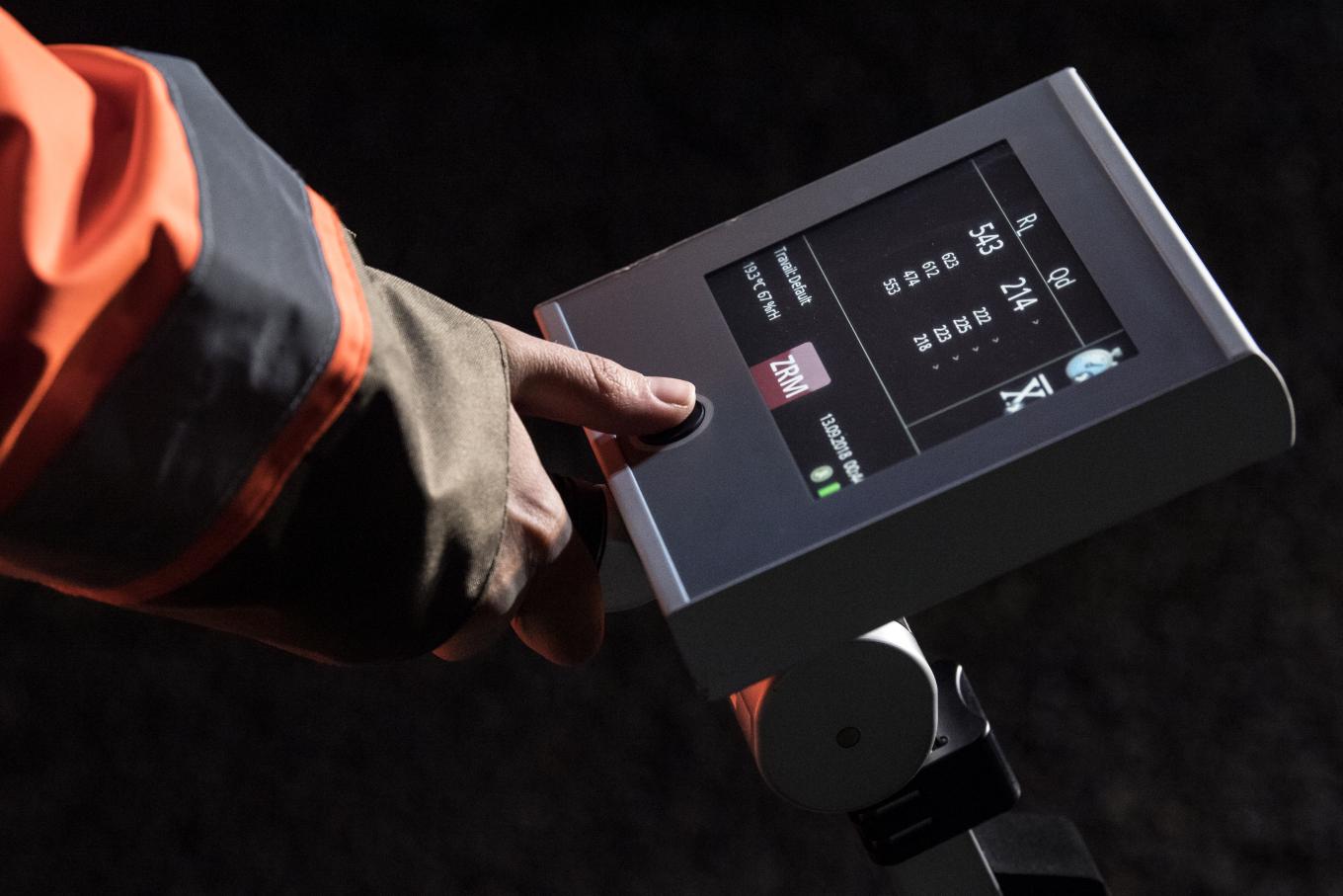 test-marquage-routier-pistes-aeroport-paris-charles-de-gaulle