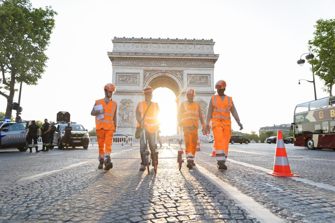 Marquage au sol pour le 14 juillet 2025 par Aximum du groupe Colas - Paris