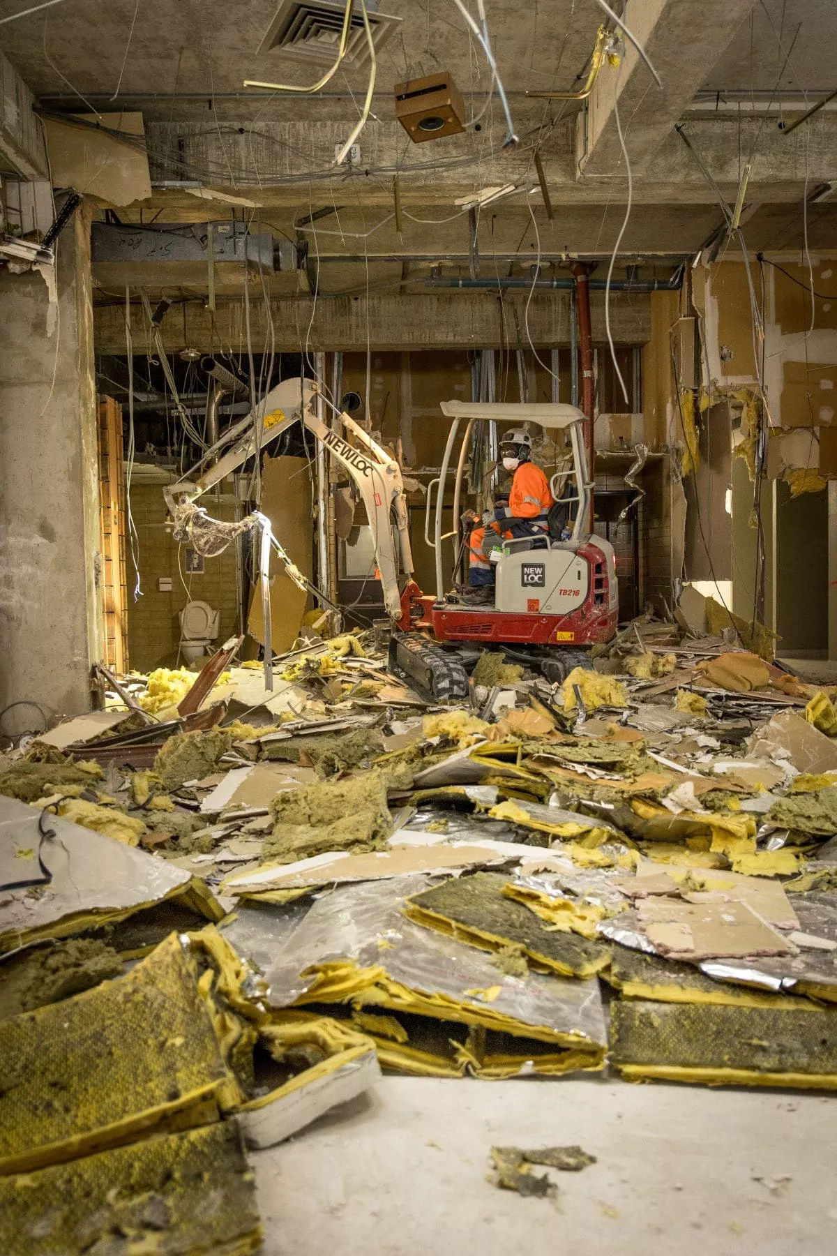 Building stripping site carried out by Premys’ specialized teams