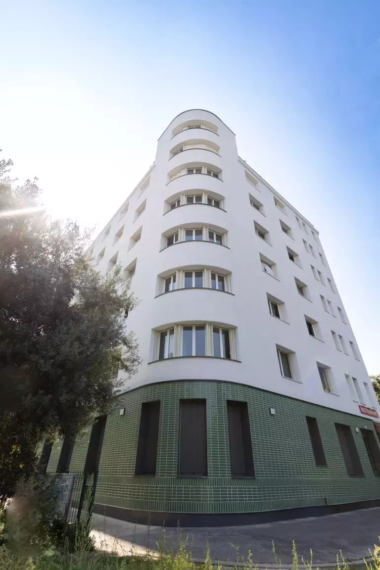 Facade renovation site of a building in Paris